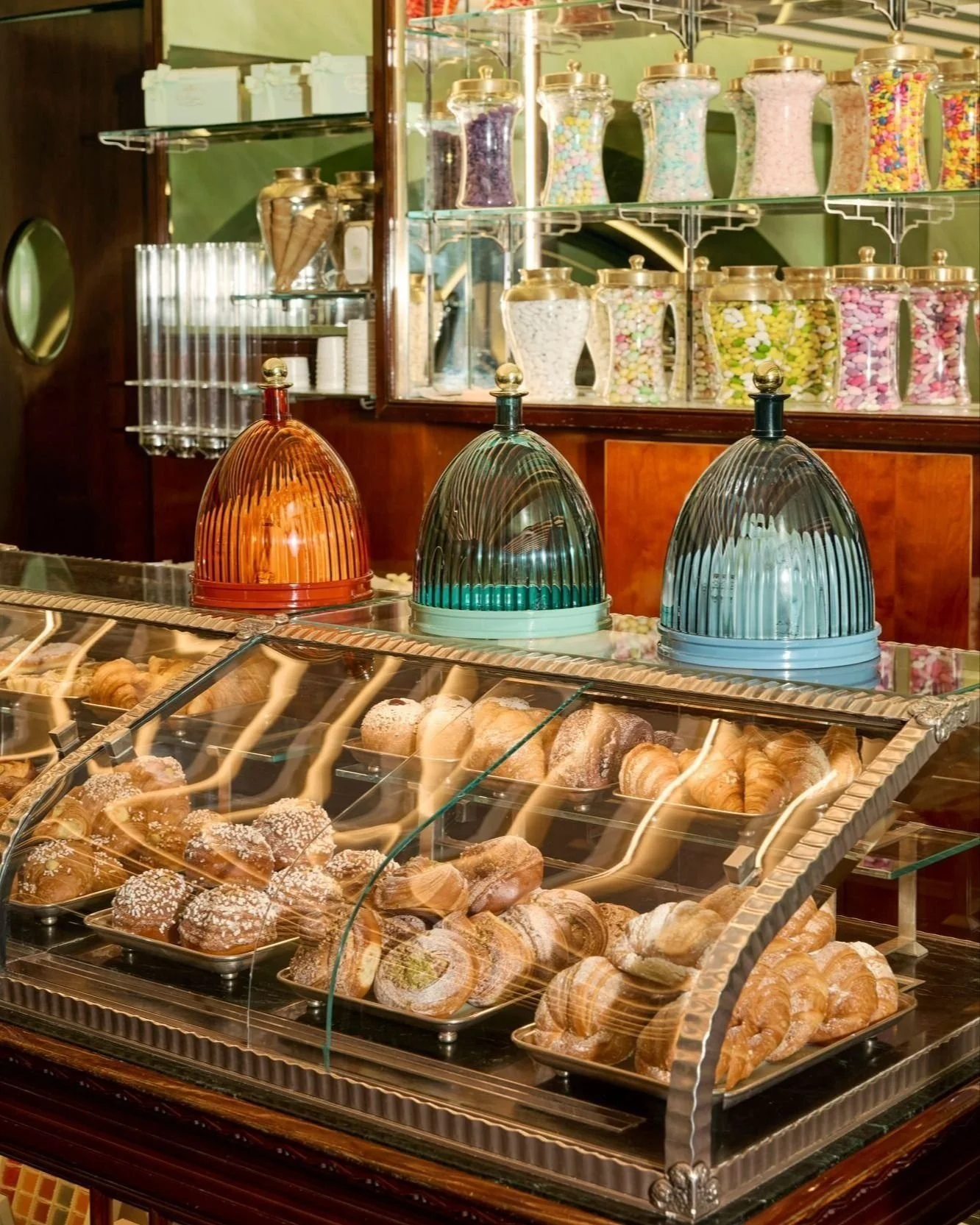 This season, #AKClient @Kartell storefronts reimagine Christmas with transparency, light, color, and form &mdash; presenting iconic pieces alongside new designs that embody the brand&rsquo;s unmistakable mix of beauty, innovation, and play. 🎁🍴

We 