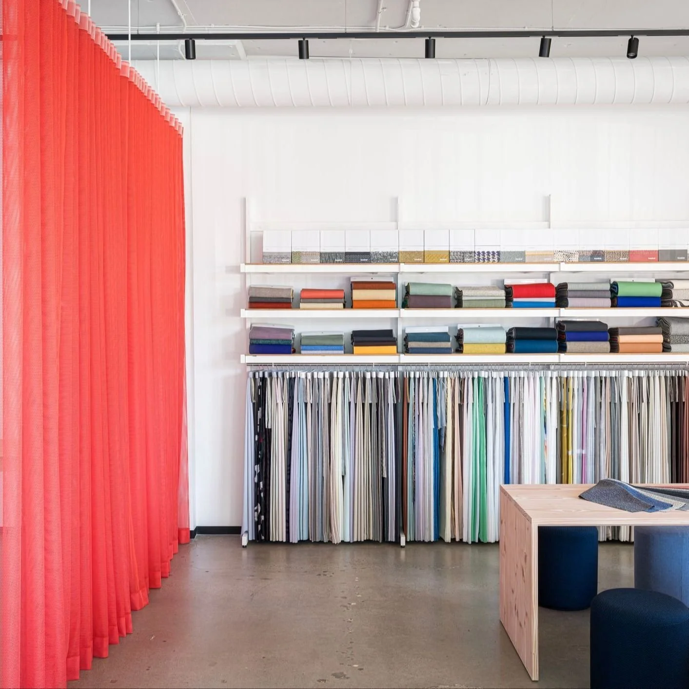 #AKClient @humanscale has arrived in San Francisco! ✨

Step into their new ground-floor showroom, designed with architect Suchi Reddy and textile partner Kvadrat, where human-centered design meets comfort, clarity, and movement. 🪑💫

#Humanscale #Sa
