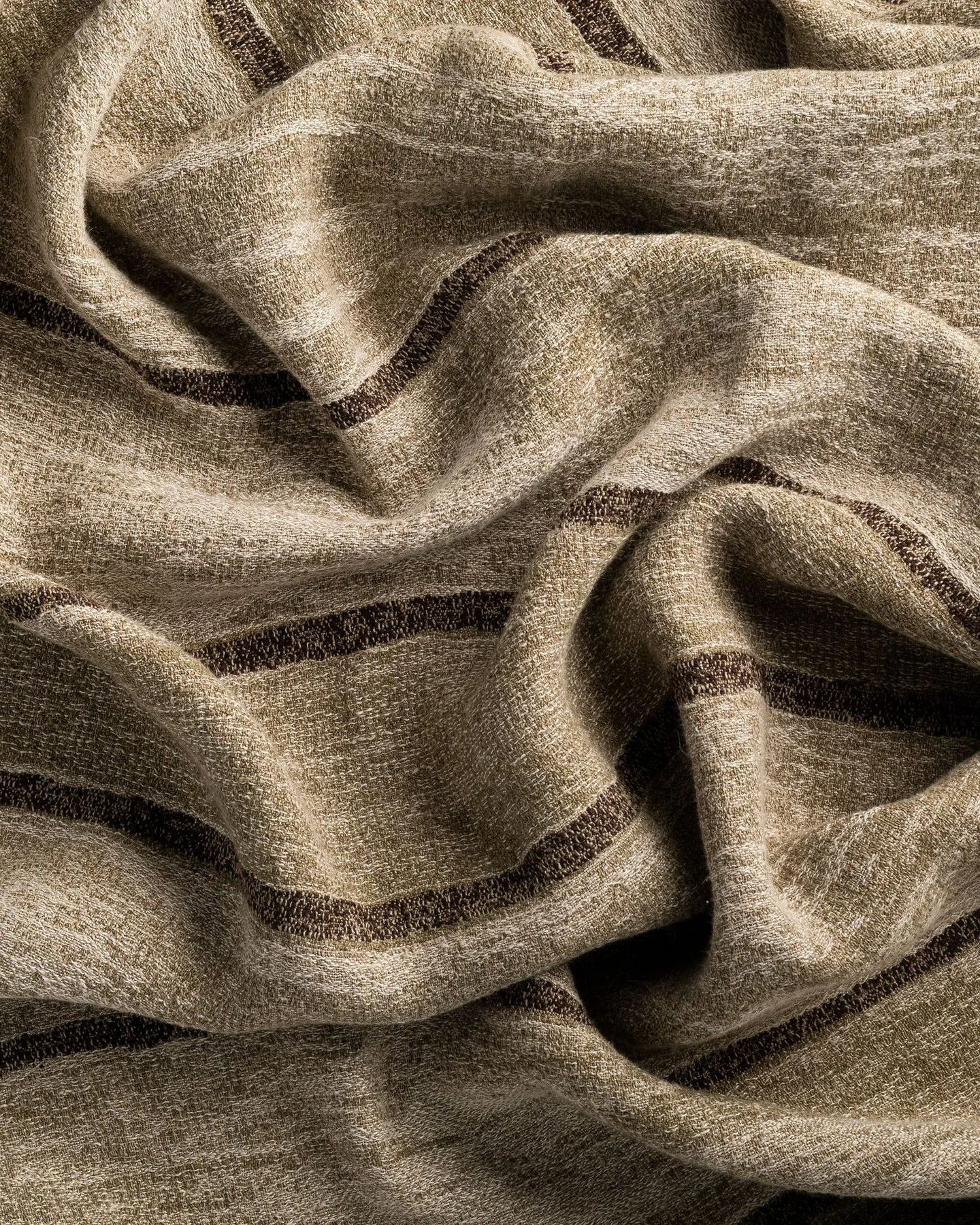 Take a closer look at #AKclient @delecuona&rsquo;s newest collection: Woven Earth 🧶✨

Mokhoro Stripe is a bold, textured linen design, drawing on the raw beauty and painted surfaces of traditional Mokhoro huts in South Africa.

Inspired by the textu