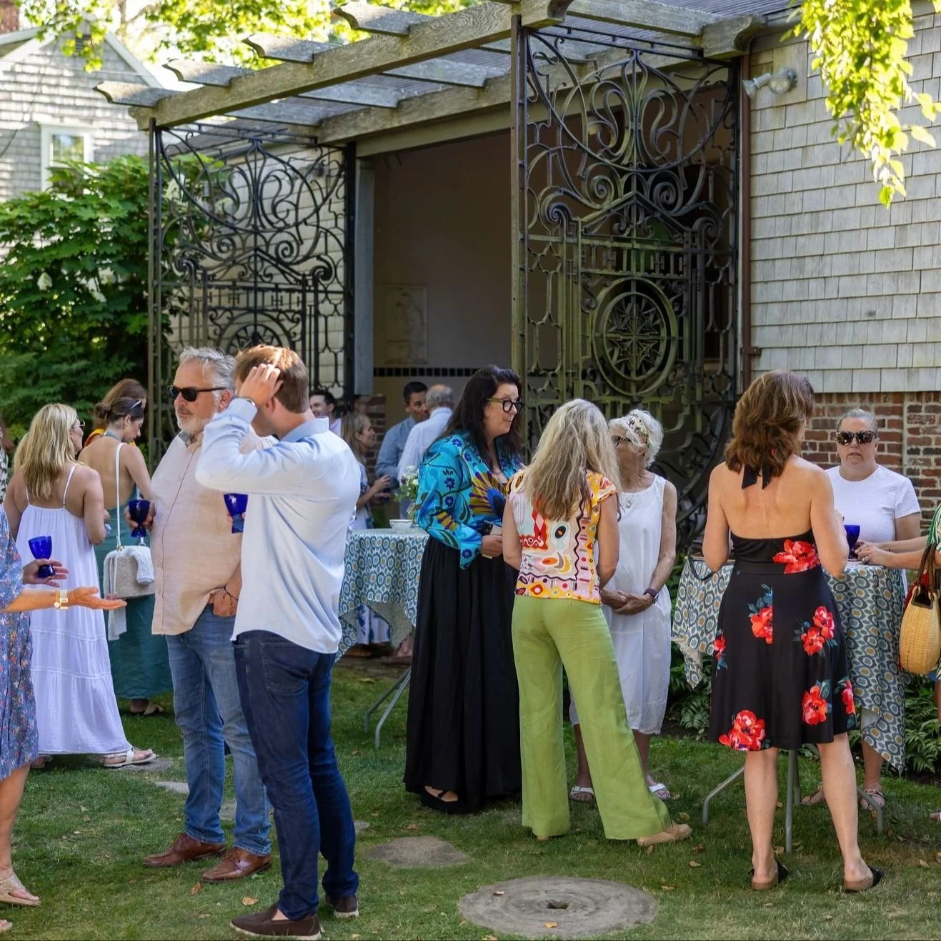 On this snowy Monday, we&rsquo;re throwing it back to warmer days on Nantucket when @alphakiloworkshops was buzzing with conversation, creativity, and craft!🧣 

As we stay bundled up, we&rsquo;re missing the energy of gathering with master artisans,