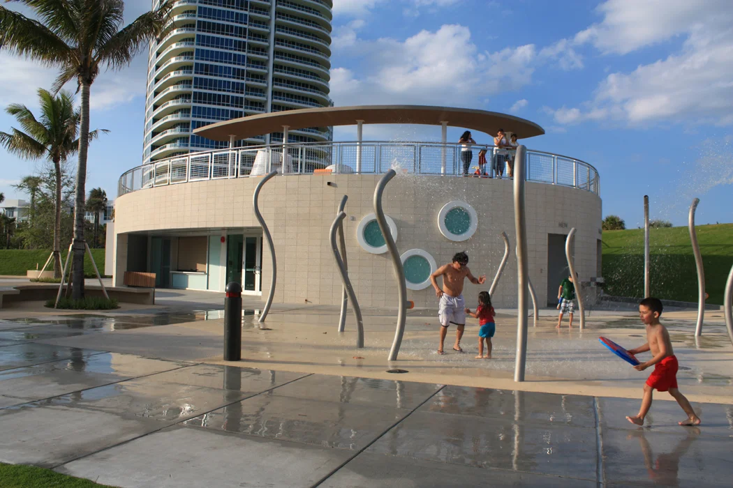 SOUTH POINTE 02.jpg