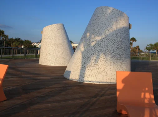 SOUTH POINTE 09.jpg