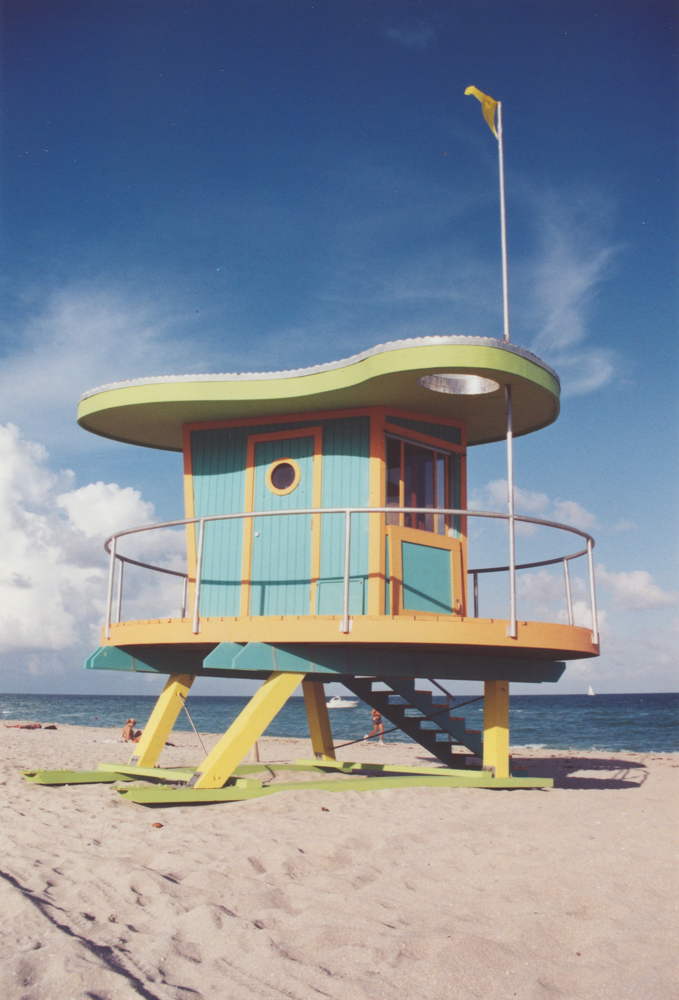 LIFE GUARD STAND 01 A.jpg