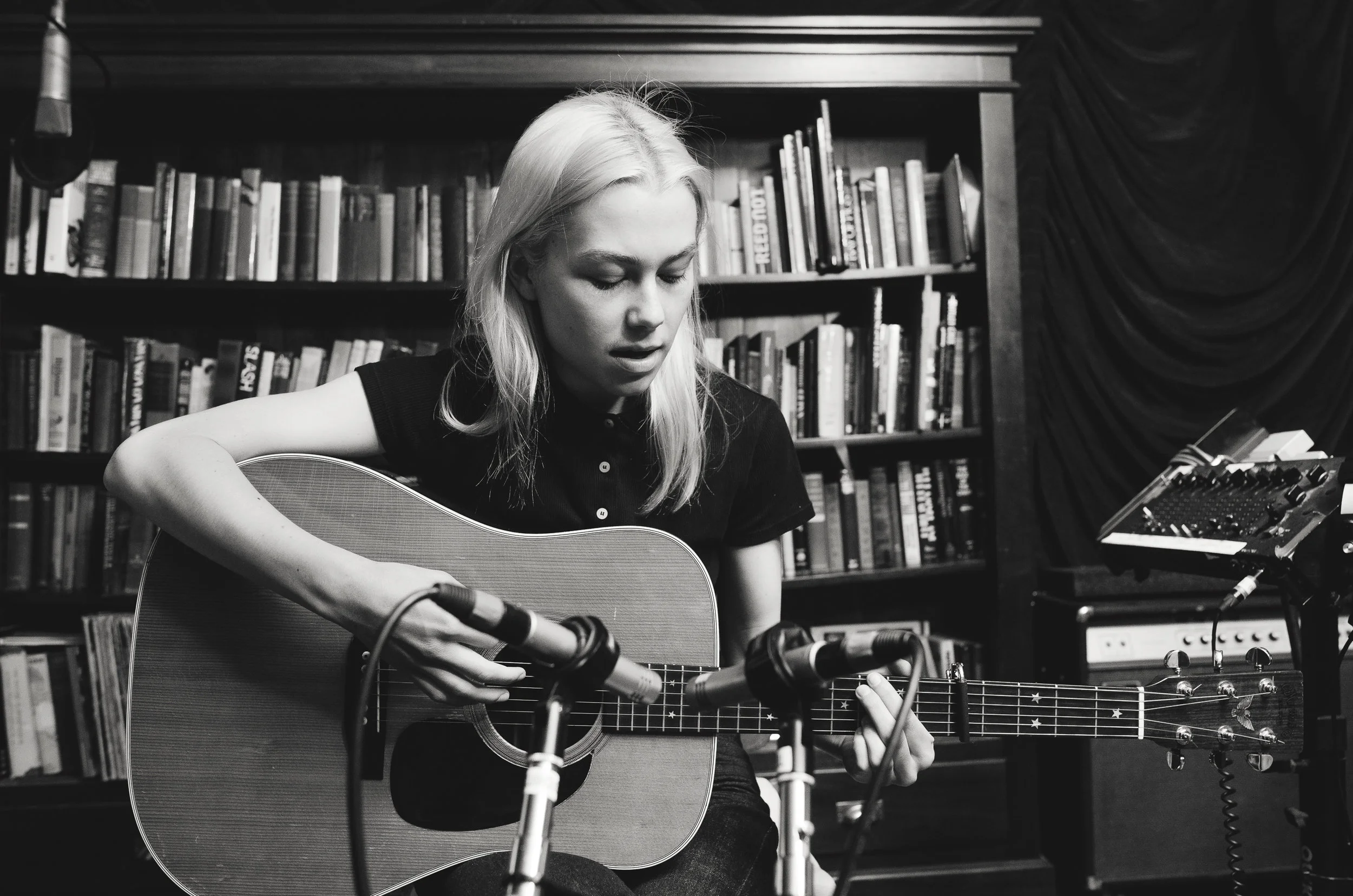 18.08.23 - phoebe bridgers RHINEBECK 0169 copy.jpg