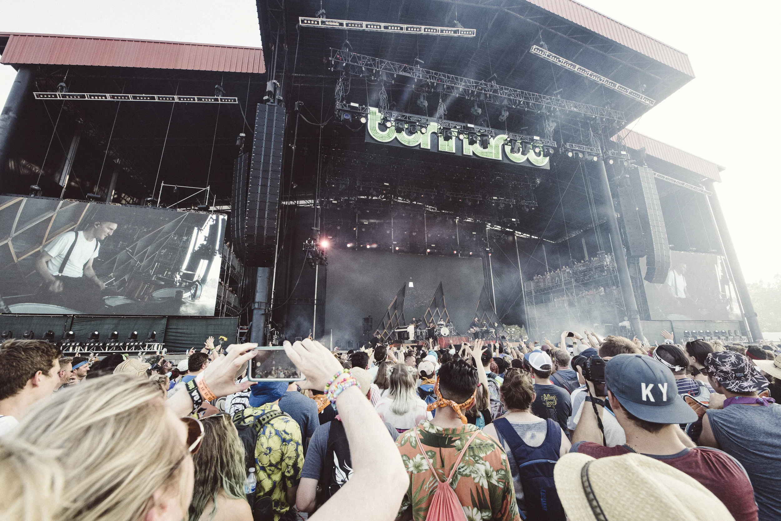 19.06.16 - lumineers - BONAROO 0025 copy.jpg