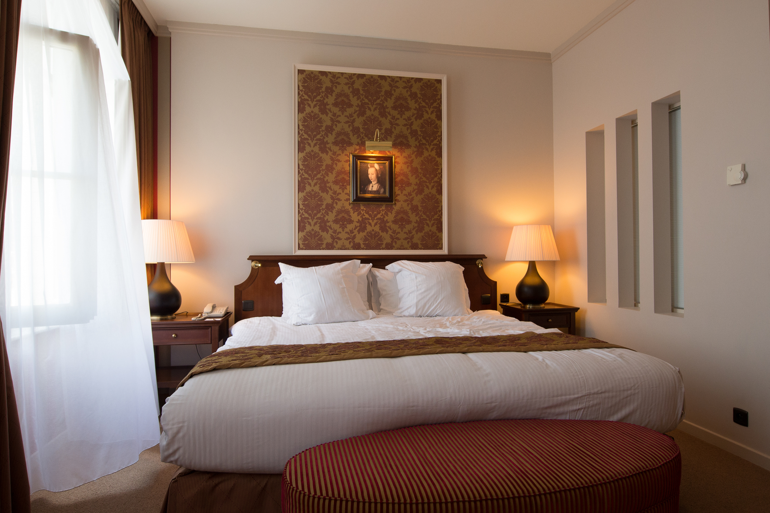 hotelroom.jpg