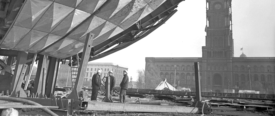 TV Tower construction Image © Berliner Fernsehturm