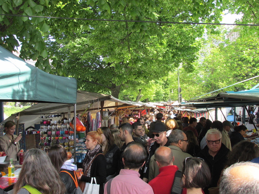 The weekly turkish market at Maybachufer in neukölln © melinda barlow
