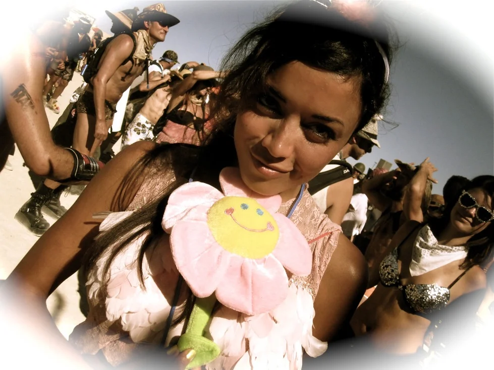 HODA FADEL BURNING GIRL