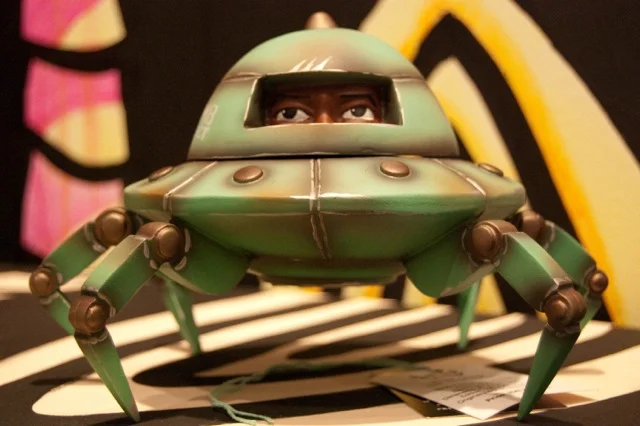 SNOBS BEHIND KETCHUP