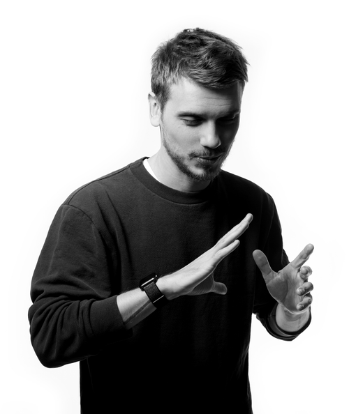 02_Photo_Maxim_Zhestkov.png