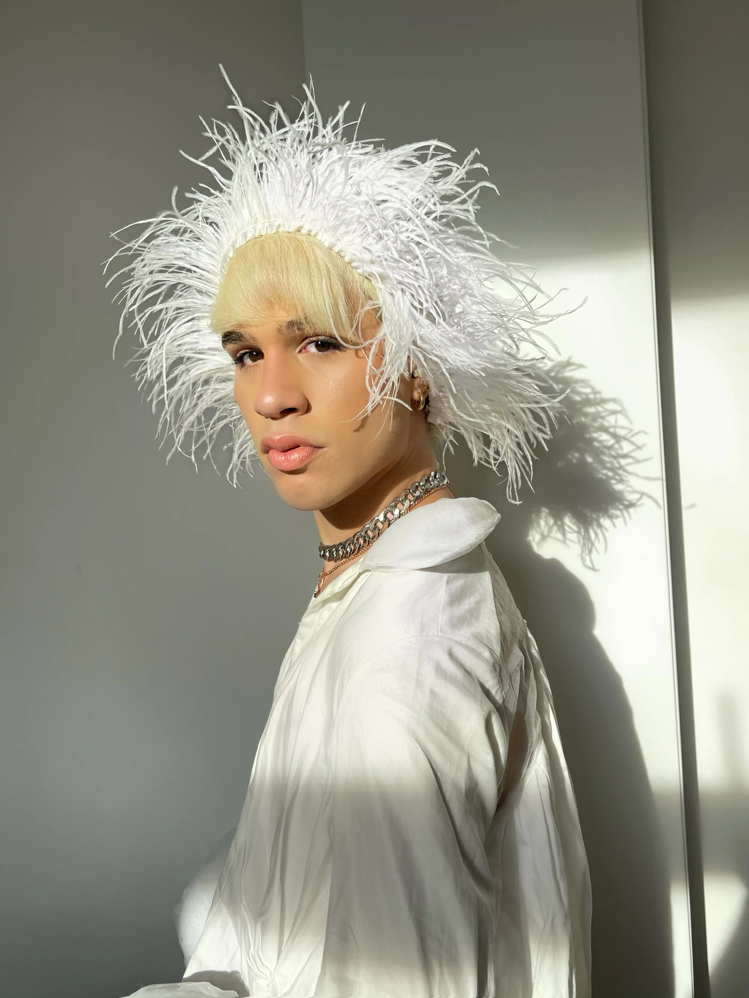 DESIGNER CHRISTOPHER DE LA CRUZ