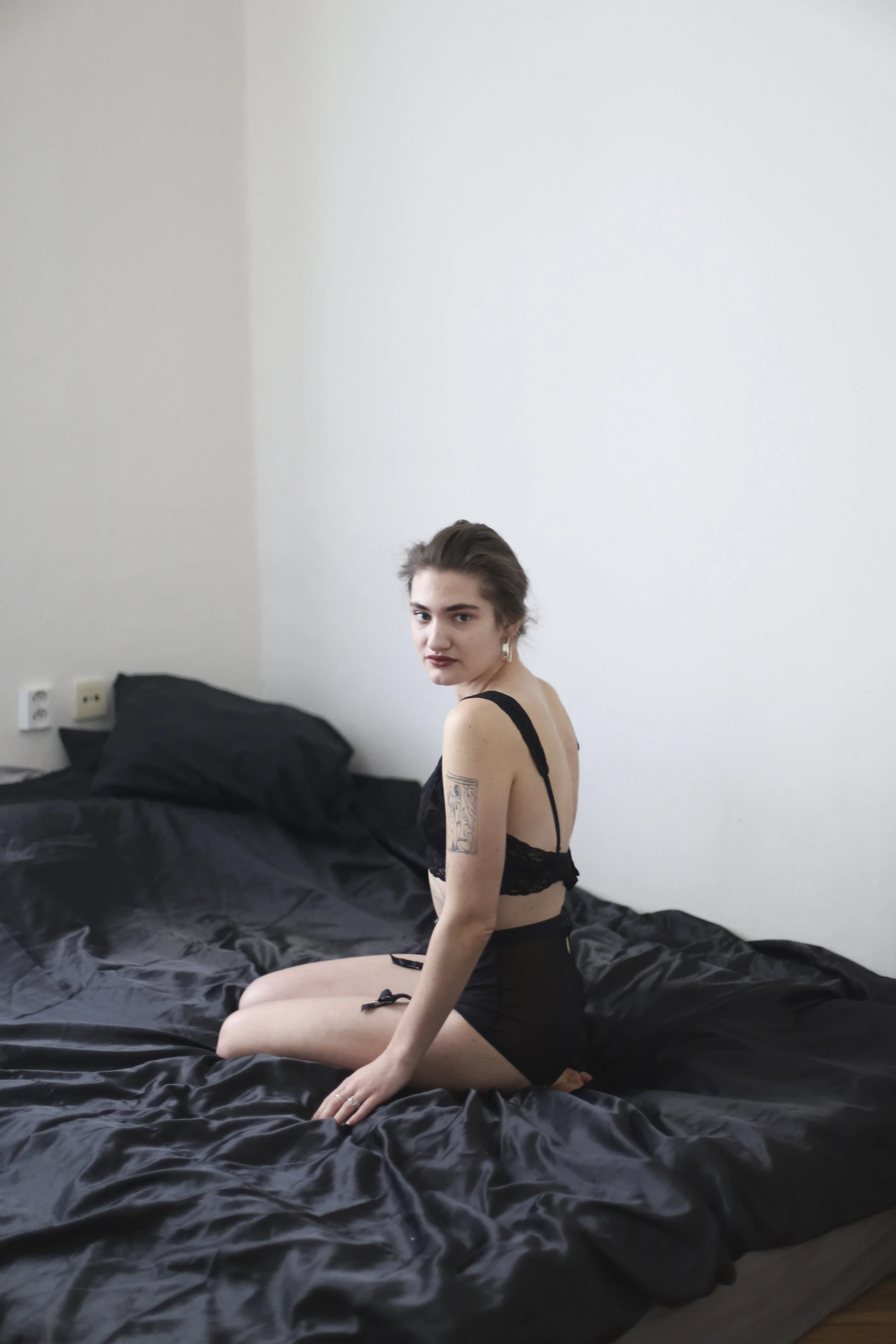 EROTIC ARTIST PAULINA MASEVNINA