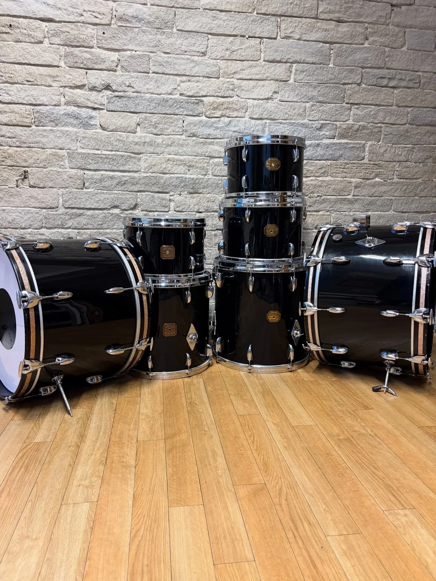 Recently had a busy week cleaning up this huge Gretsch shell pack for @joeaclegg ✨🪩