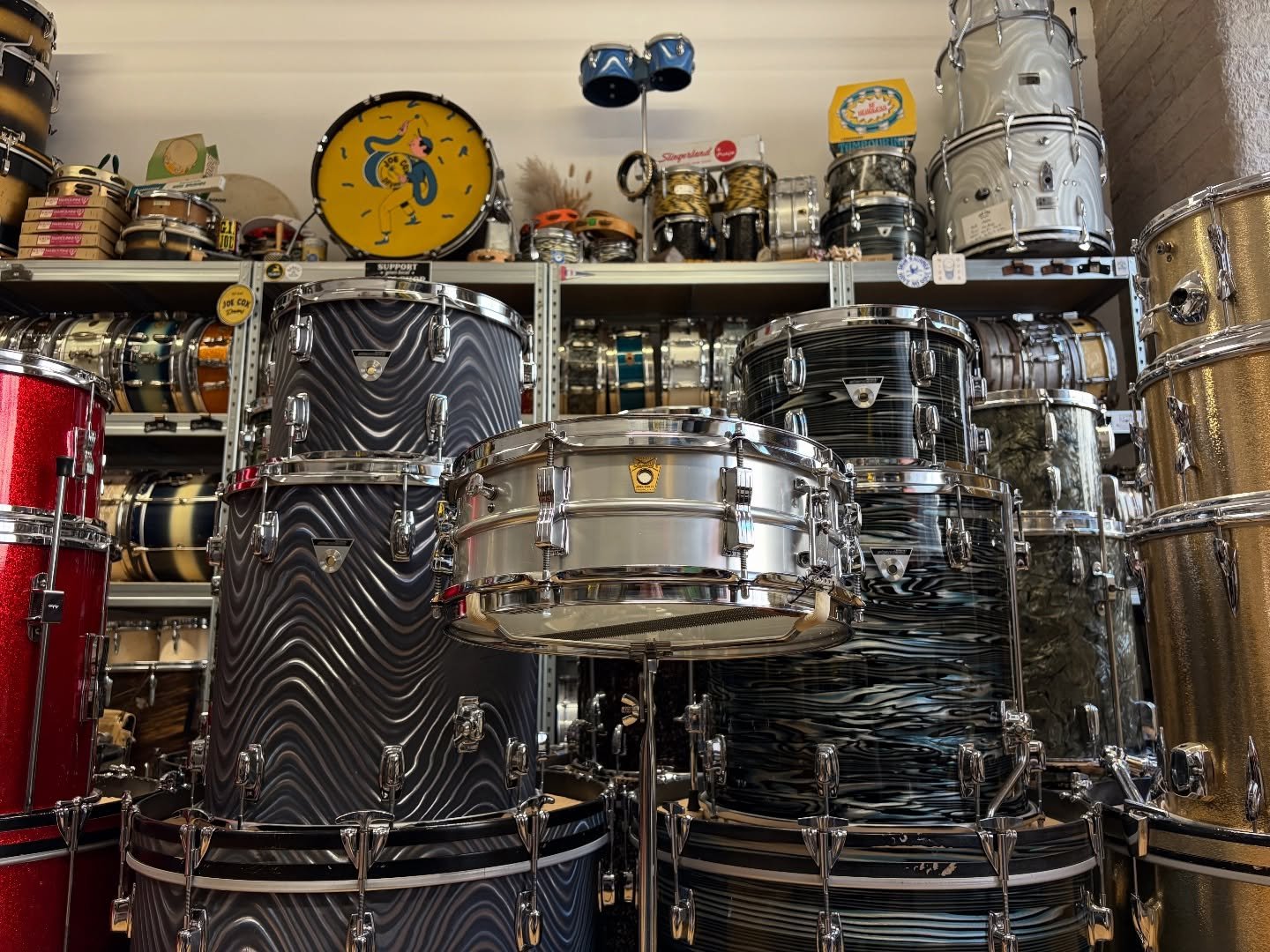 Sep 8 1968 Ludwig Acrolite 14x5&rdquo;

All original hardware including P83 strainer, internal dampener, bow tie lugs, butt end, hoops and tension rods. Freshly serviced and fitted with brand new Remo heads and Puresound wires. 

Available now from m