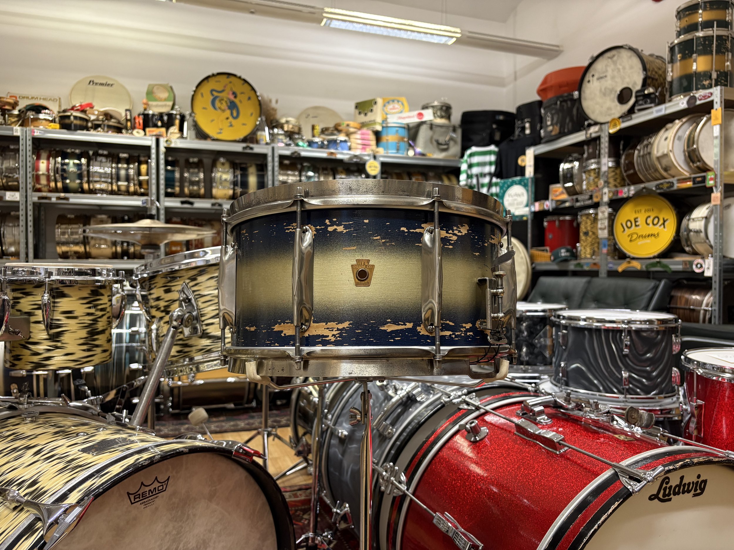 Early 1940s WFL 'Professional Paramount 14x7" in Blue & Silver Duco