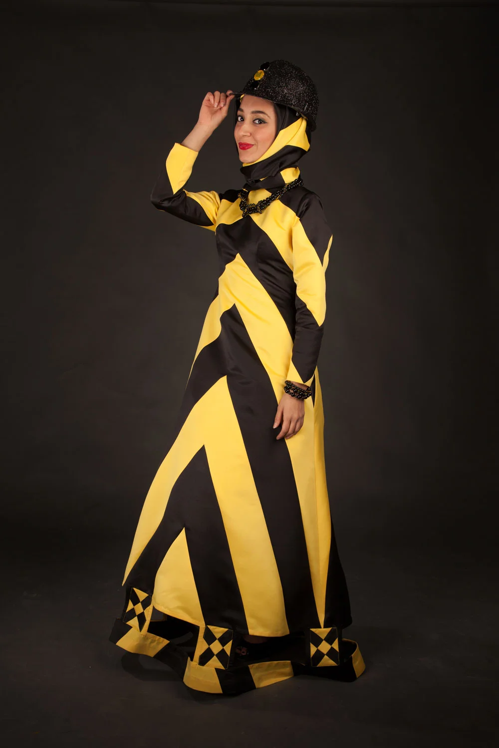 surface_f14_costume_Sara_Mashhadi_studio.jpg