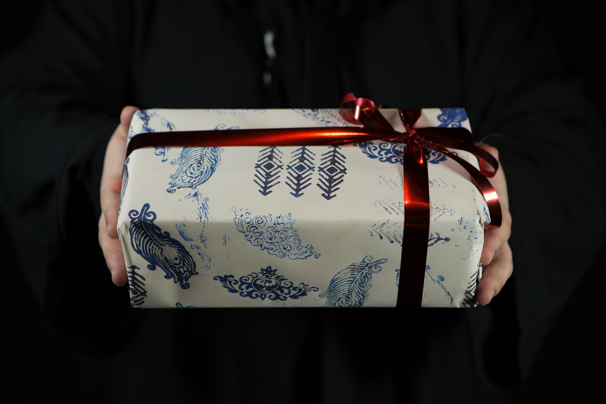fatima_albaker_surface_s16_giftwrap-2097.jpg