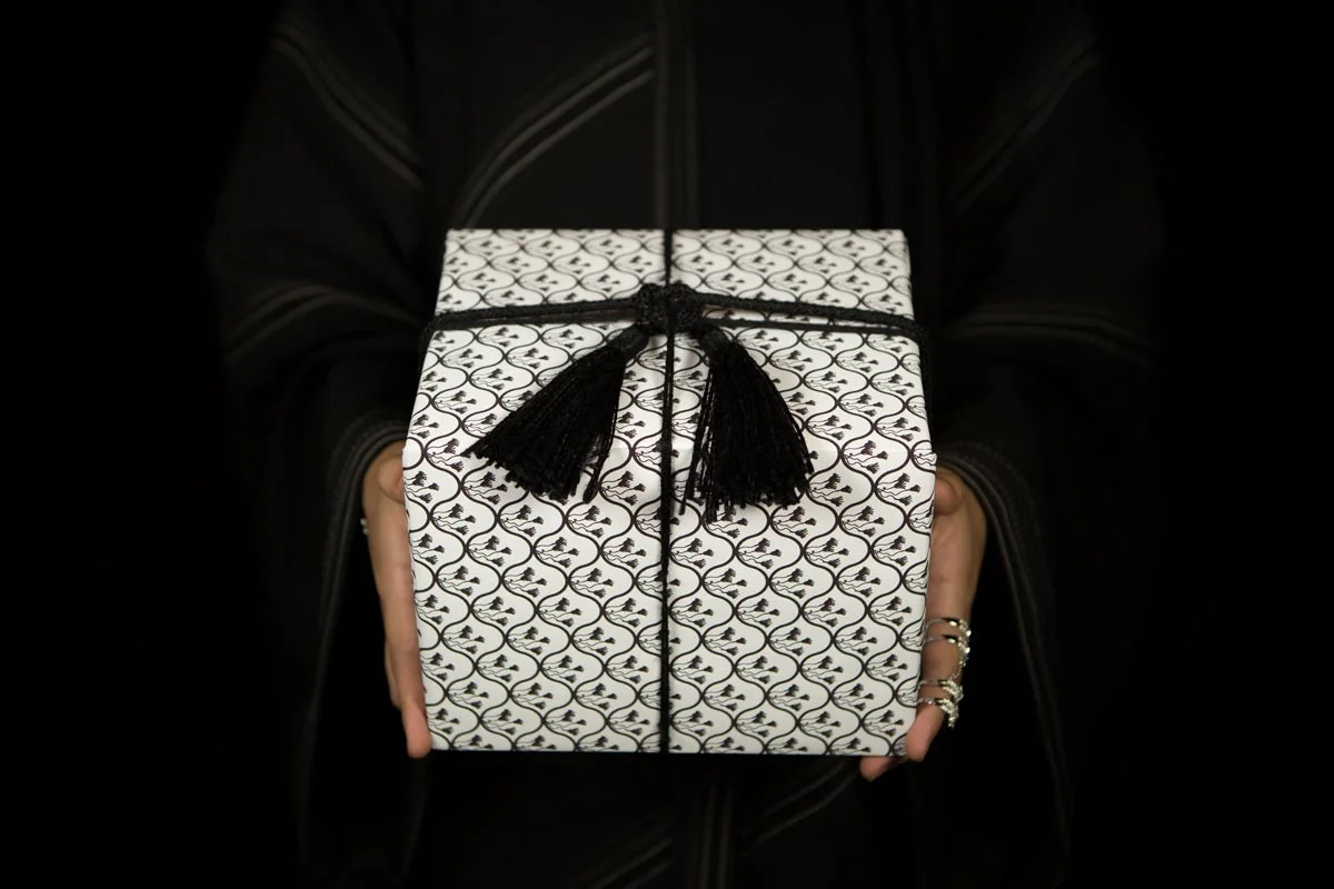 noof_almulla_surface_s16_giftwrap.jpg