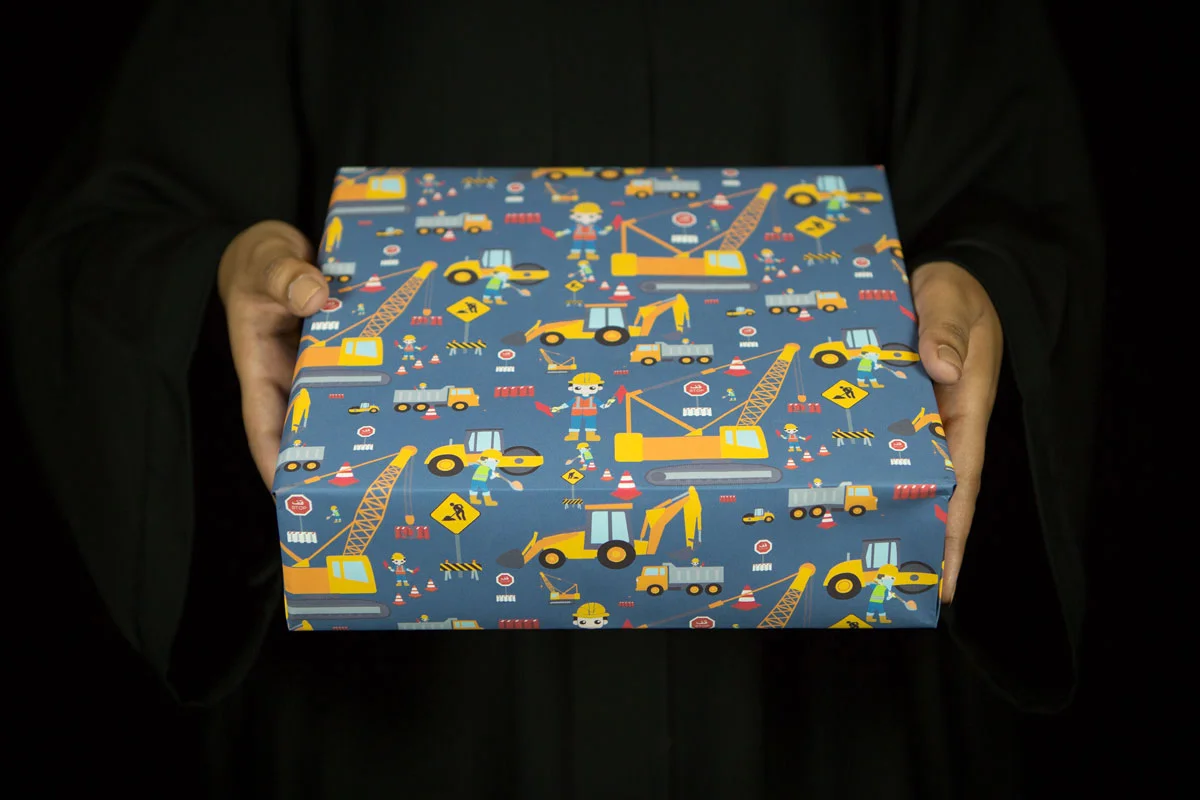 sara_aweida_surface_s16_giftwrap.jpg