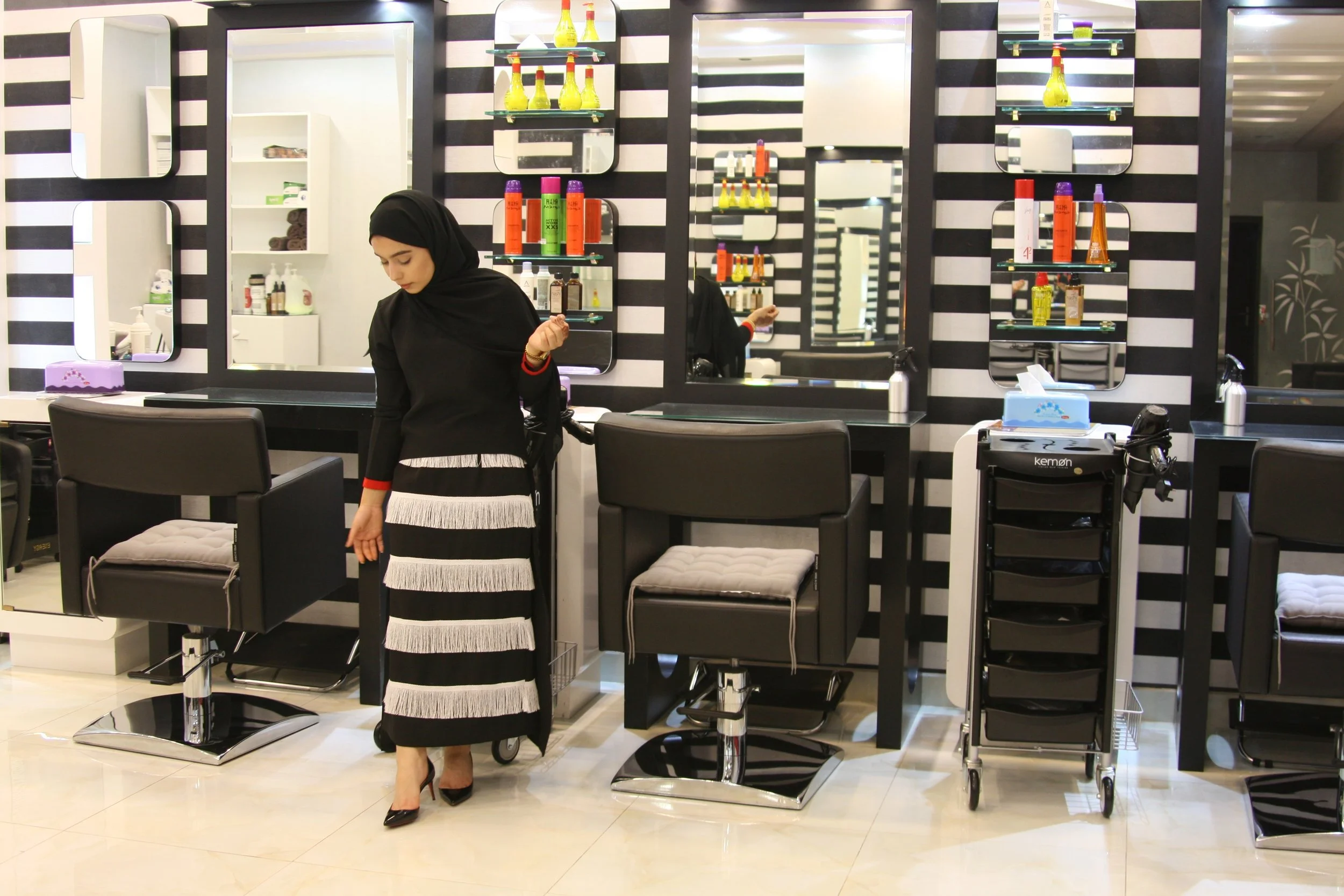 Nooralshebani_costume_onsite_surface_s16.jpg