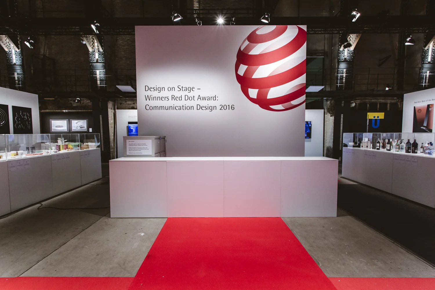 red_dot_award_exhibition5.jpg