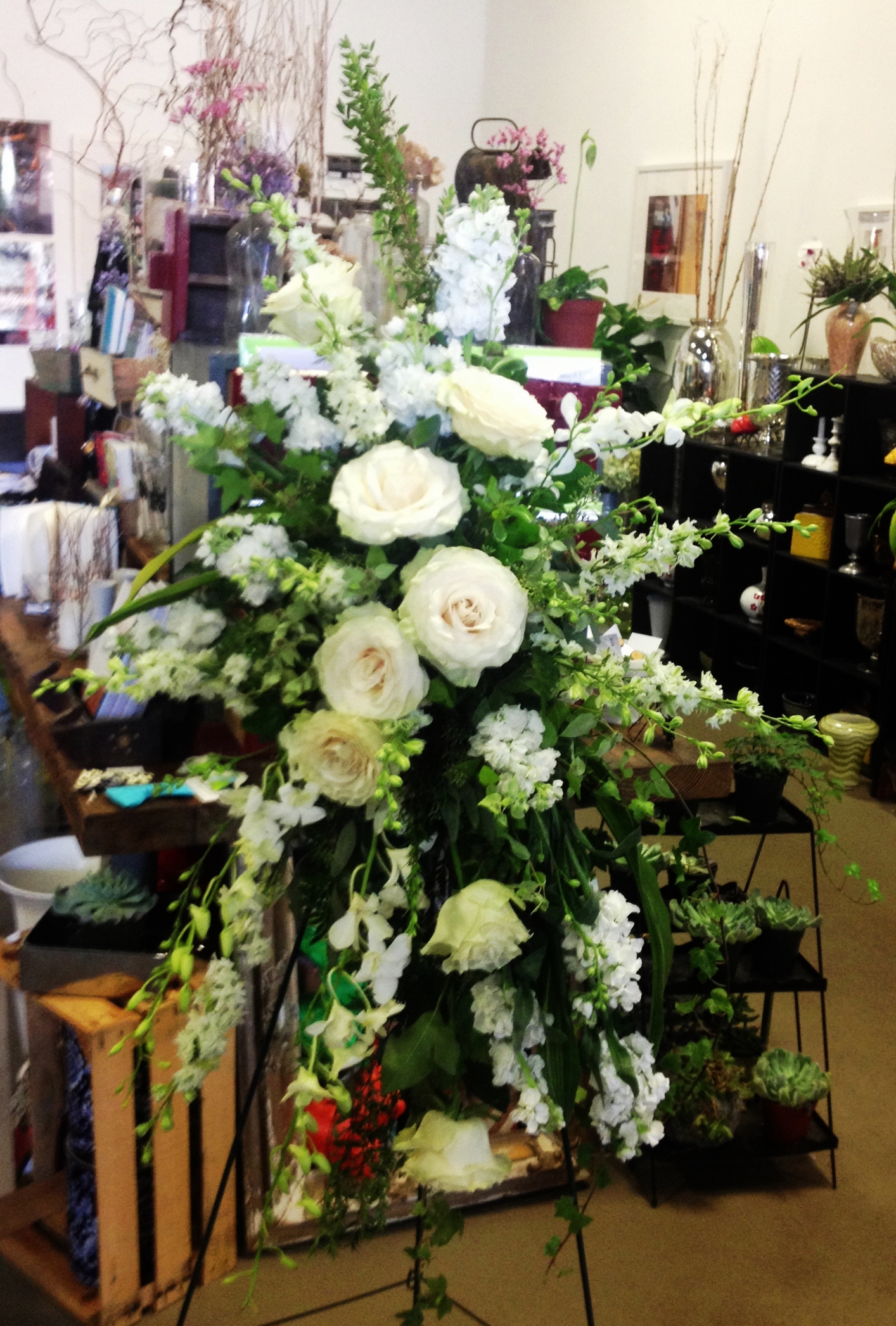 White Standing Spray