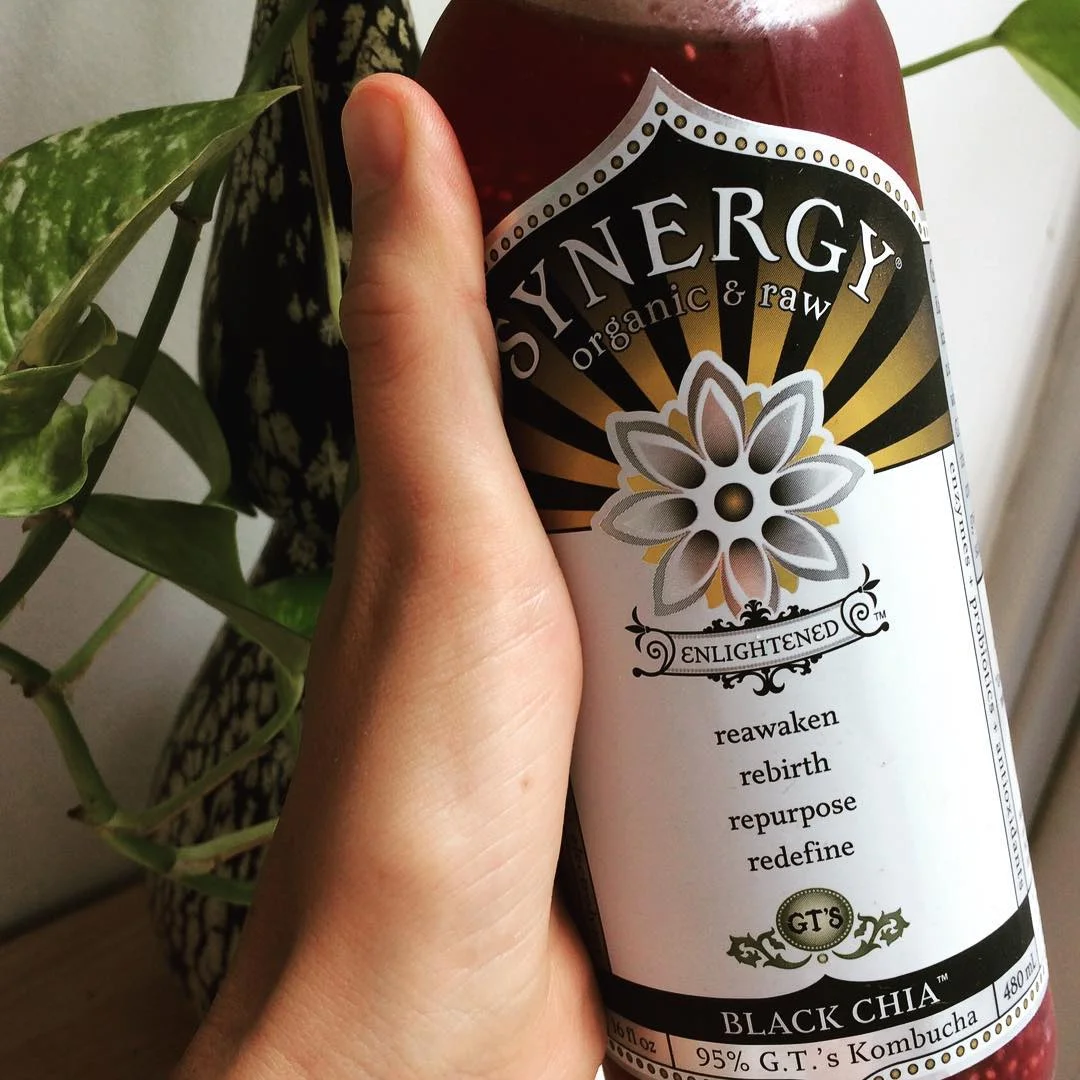 There are certain things (foods, activities, etc) that just make you feel #healthy like sweating or eating dark leafy greens. Drinking #kombucha has that instant effect on me. I do have to say it’s an acquired (slightly tangy) taste and expensive (unfortunately) at $4 a 16oz bottle (hence why I only indulge once or twice a week). This #fermented #tea has both #bacteria and #yeast and is naturally #lowsugar. It’s great for #digestion, has #immuneboosting properties, helps increase #energy, and some animal studies suggest it has #preventive and #curative effects on a number of #metabolic diseases (too early to confirm). My favorite is #blackchia from @gtskombucha.
FYI: You can totally make your own, and they say it’s relatively easy. Haven’t tried yet… maybe when Theo is a little older ;)
#bushwicknutrition #bushwick #lazynutrition #lazynutritionist #probiotics