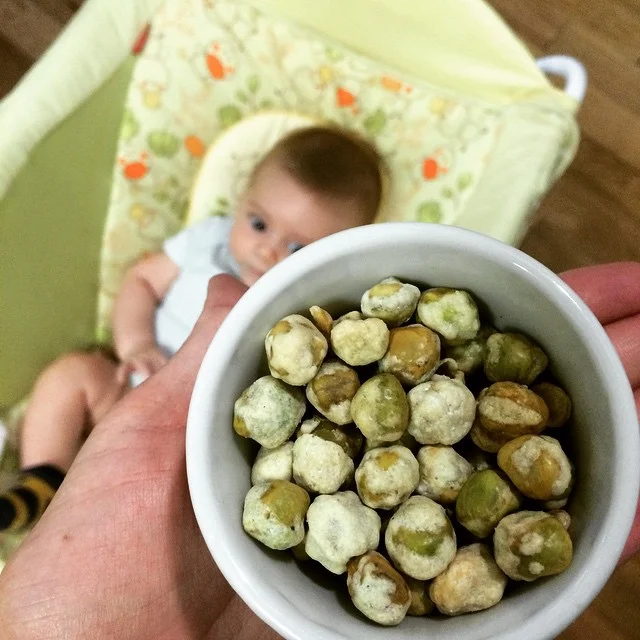 #WasabiPeas are a good #snack, IF you are good with #portioncontrol! Too many lead to calorie and sodium overload. A ¼ cup is about 120 calories, 3.5 grams of fiber, and 4 grams of protein. It’s a crunchy, pungent, filling snack. #FreezeDriedPeas are also a great option if you don’t like #wasabi. #healthysnacks #snacksonthego #bushwick #bushwicknutrition #lazynutritionist