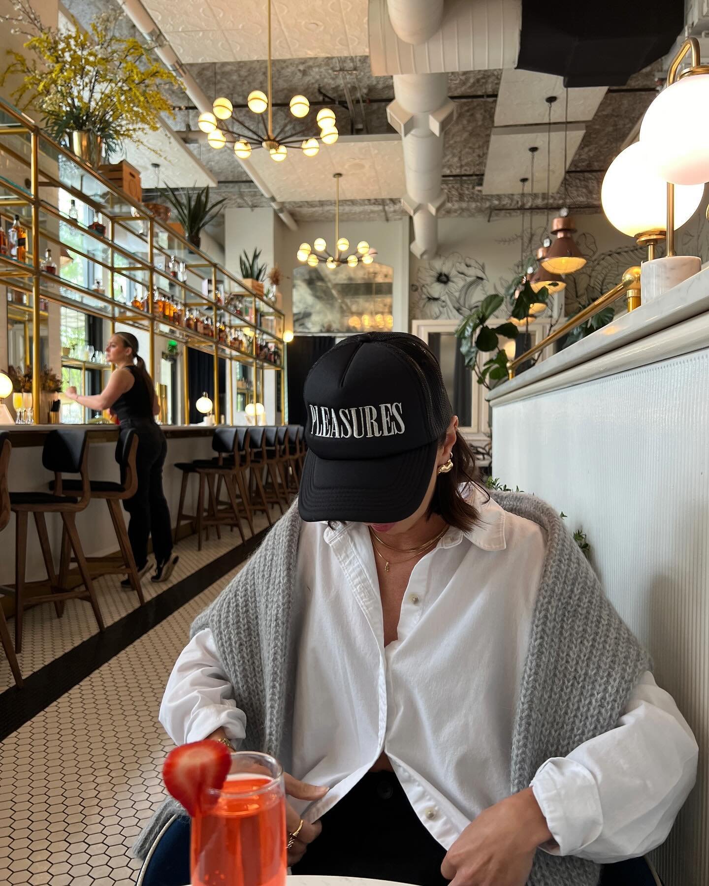 if it&rsquo;s strawberry flavored, I&rsquo;m in 🍓

#nashville #brunch #ootd #casualstyle #casualoutfit #truckerhat #revolve #pleasures #libertycommonnashville