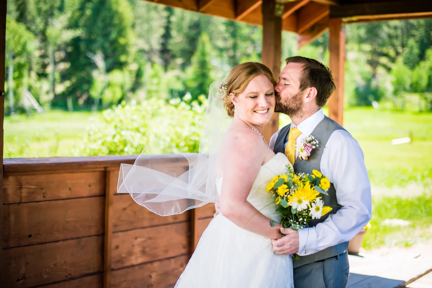 Deer Creek Valley Ranch Wedding. Photographed by JMGant Photography.