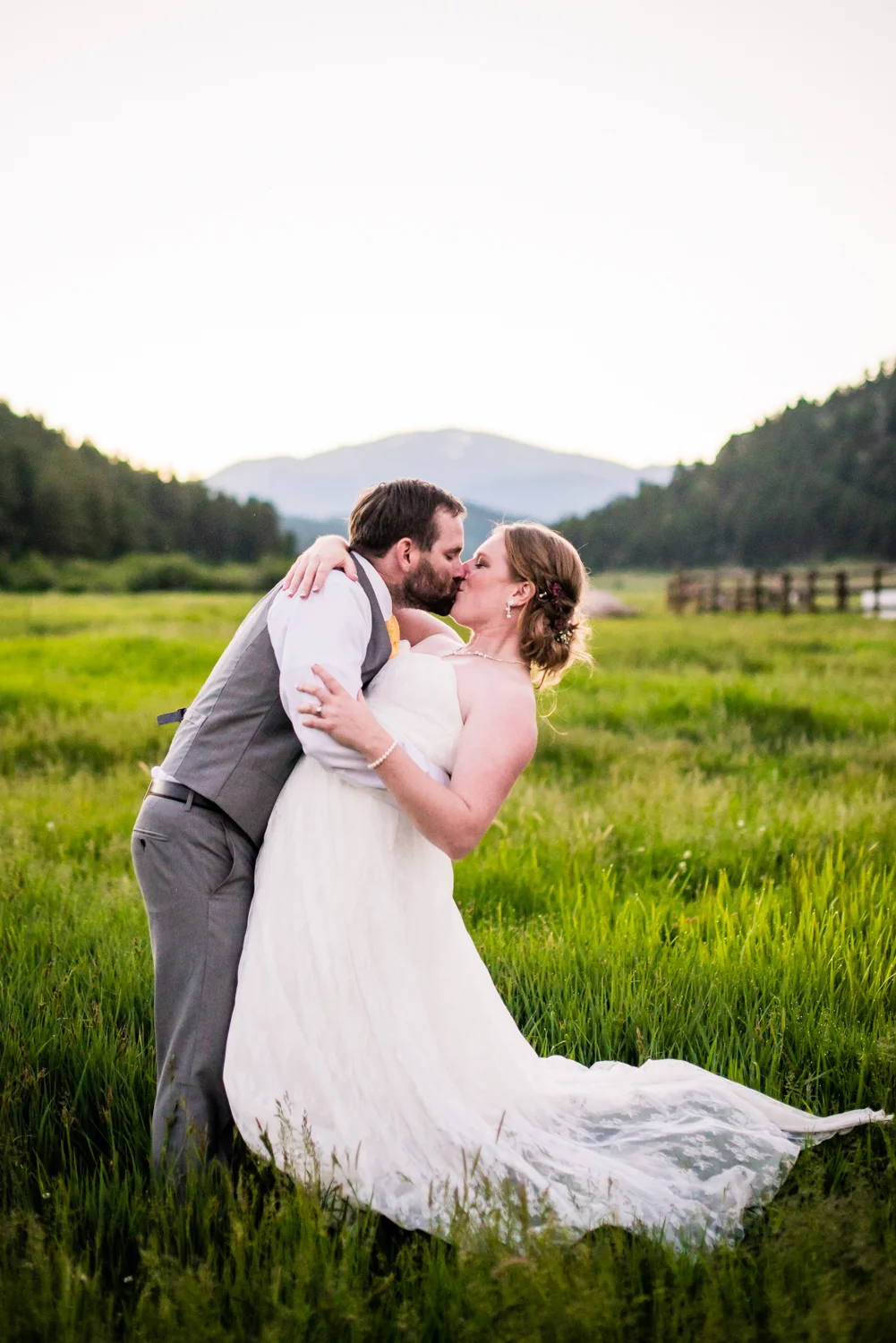 Deer Creek Valley Ranch Wedding. Photographed by JMGant Photography.