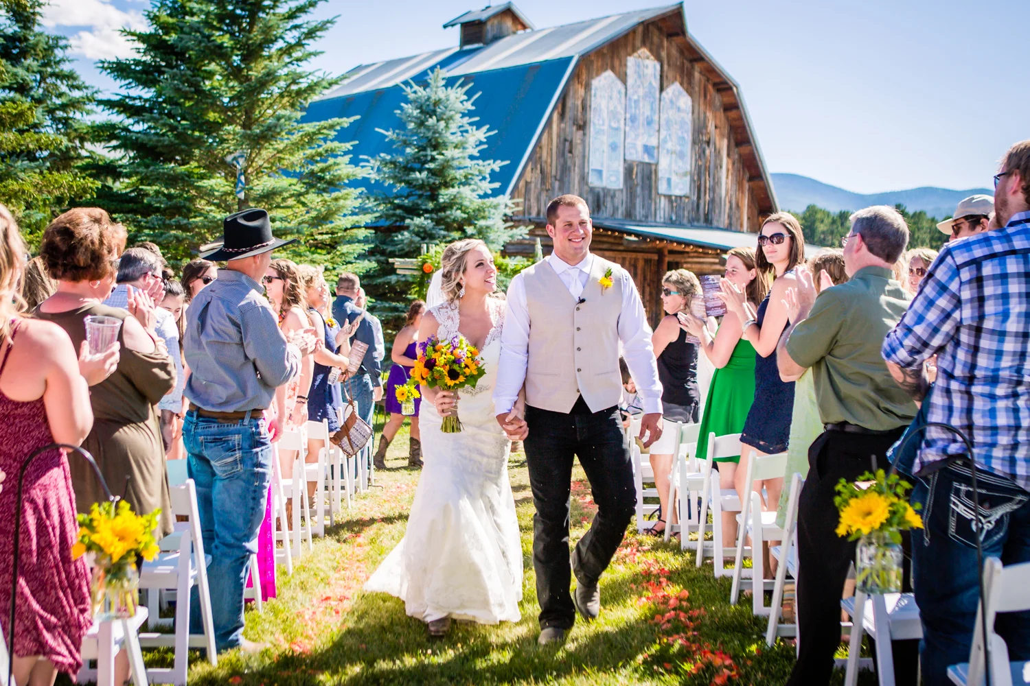Wedding at The barn at Evergreen Memorial. Photographed by JMGant Photography.
