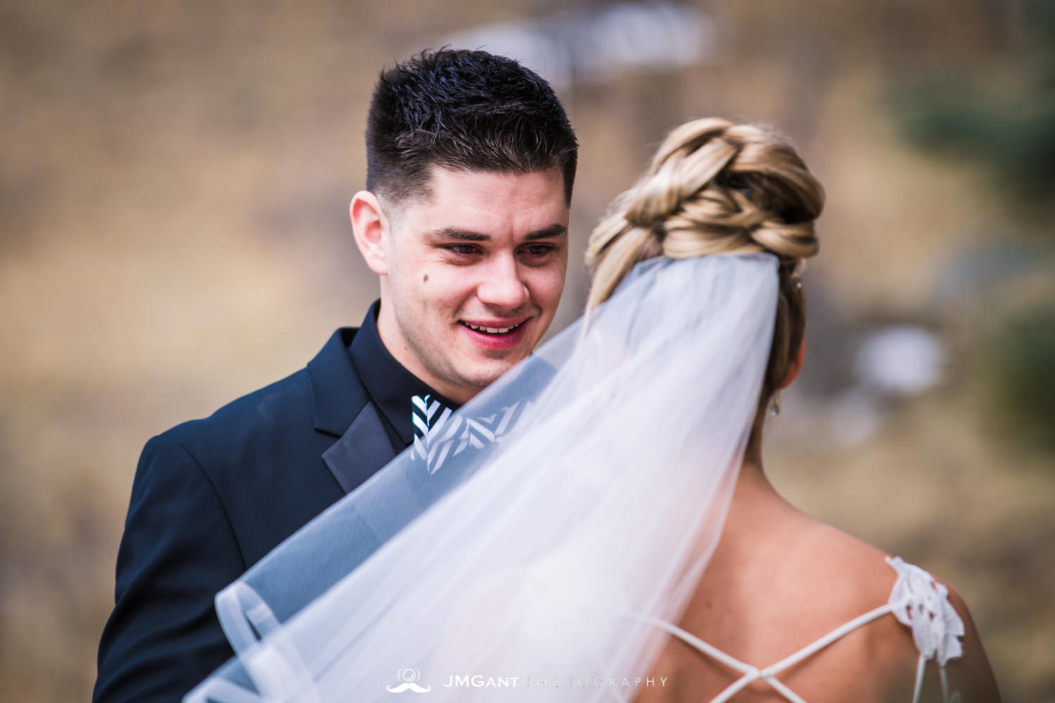 Stunning elegant wedding at the Della Terra Mountain Chateau in Estes Park Colorado. Photographed by Jared M. Gant of JMGant Photography.
