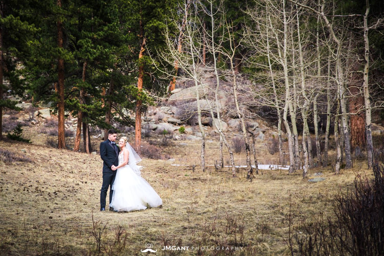 Stunning elegant wedding at the Della Terra Mountain Chateau in Estes Park Colorado. Photographed by Jared M. Gant of JMGant Photography.