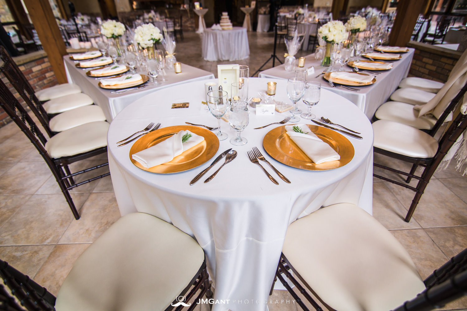 Stunning elegant wedding at the Della Terra Mountain Chateau in Estes Park Colorado. Photographed by Jared M. Gant of JMGant Photography.