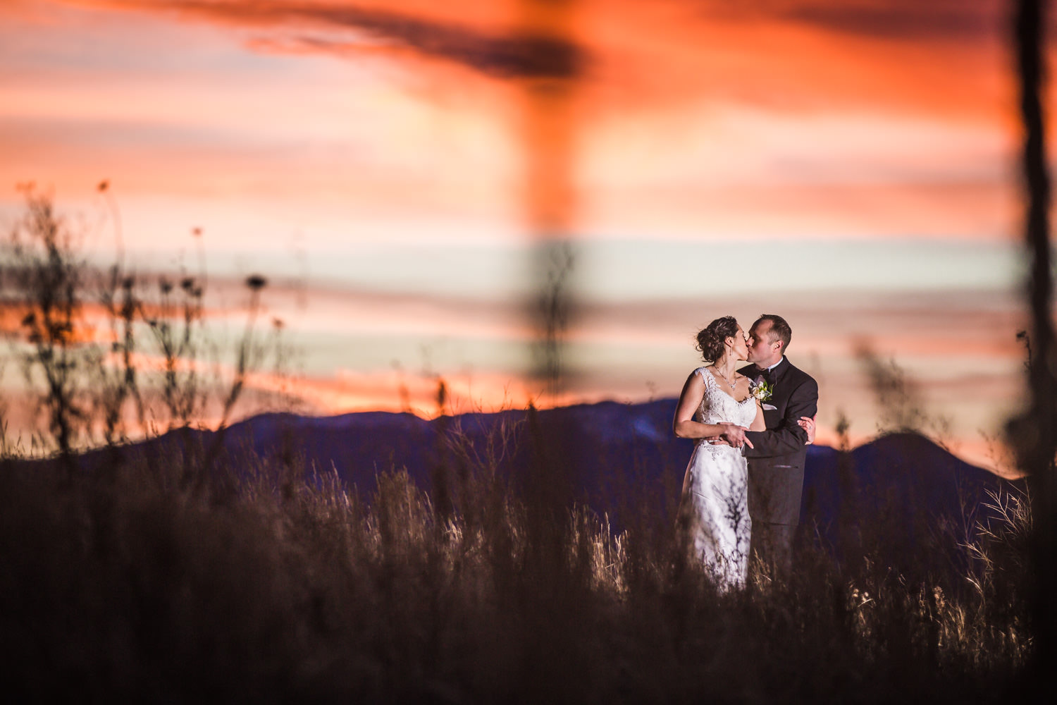 Colorful_colorado_sunset_wedding_pictures