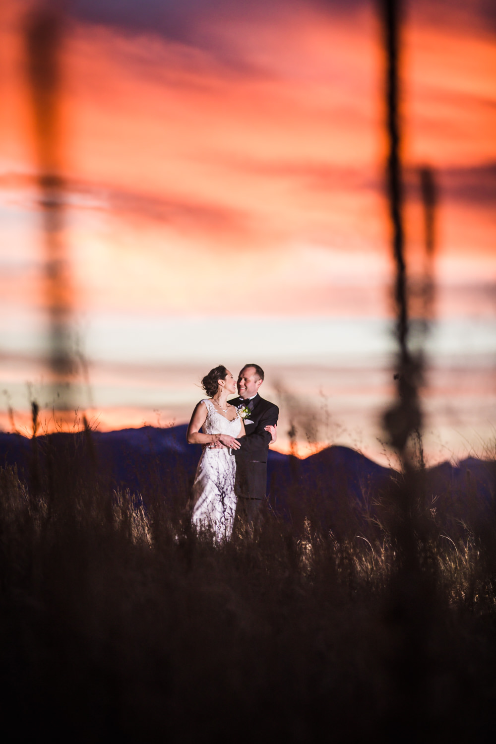 Colorful_colorado_sunset_wedding_pictures