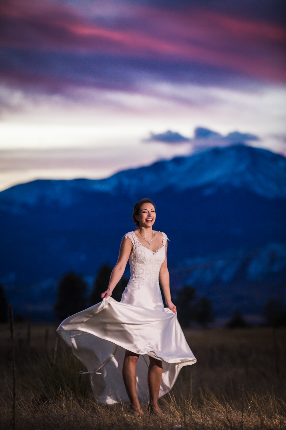 Colorful_colorado_sunset_wedding_pictures