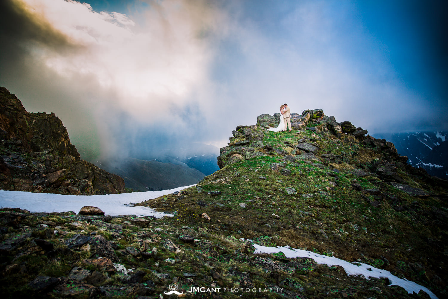 Incredible first look at the top of a mountain in Rocky Mountain National Park