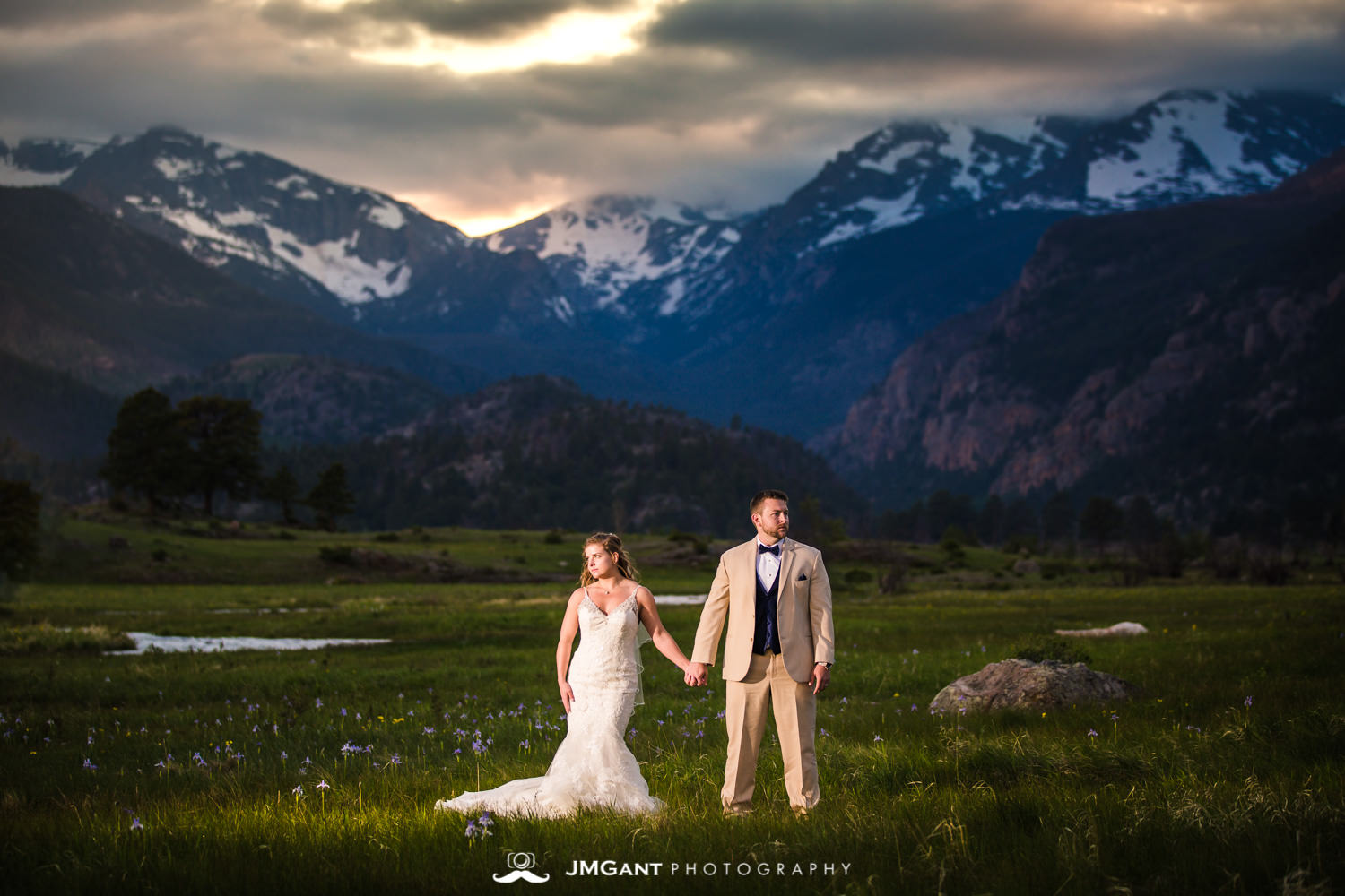 Rocky Mountain National Park first look wedding photos.