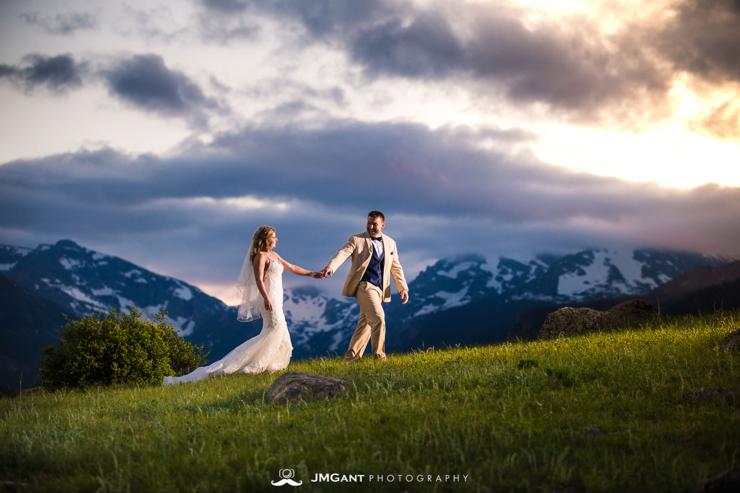 Rocky Mountain National Park first look wedding photos.