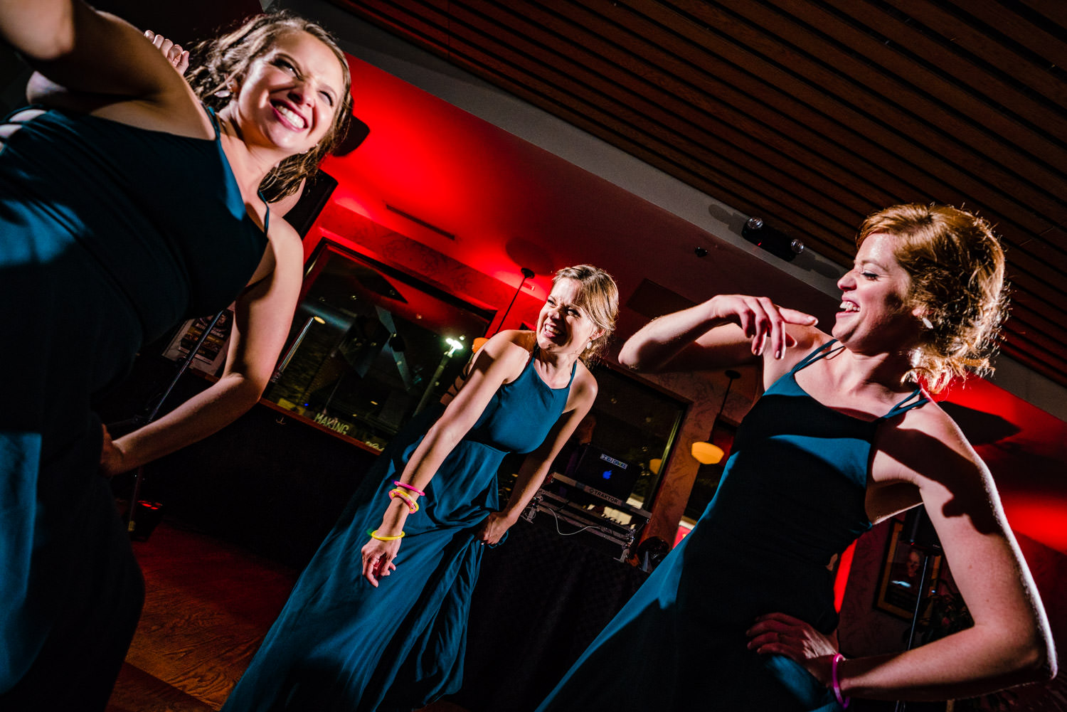 Boulder Colorado wedding at Under the Sun Eatery and Pizzeria by wedding photographer, JMGant Photography