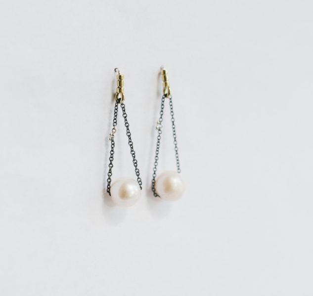 Kiersten Crowley chain pearl drop earring
