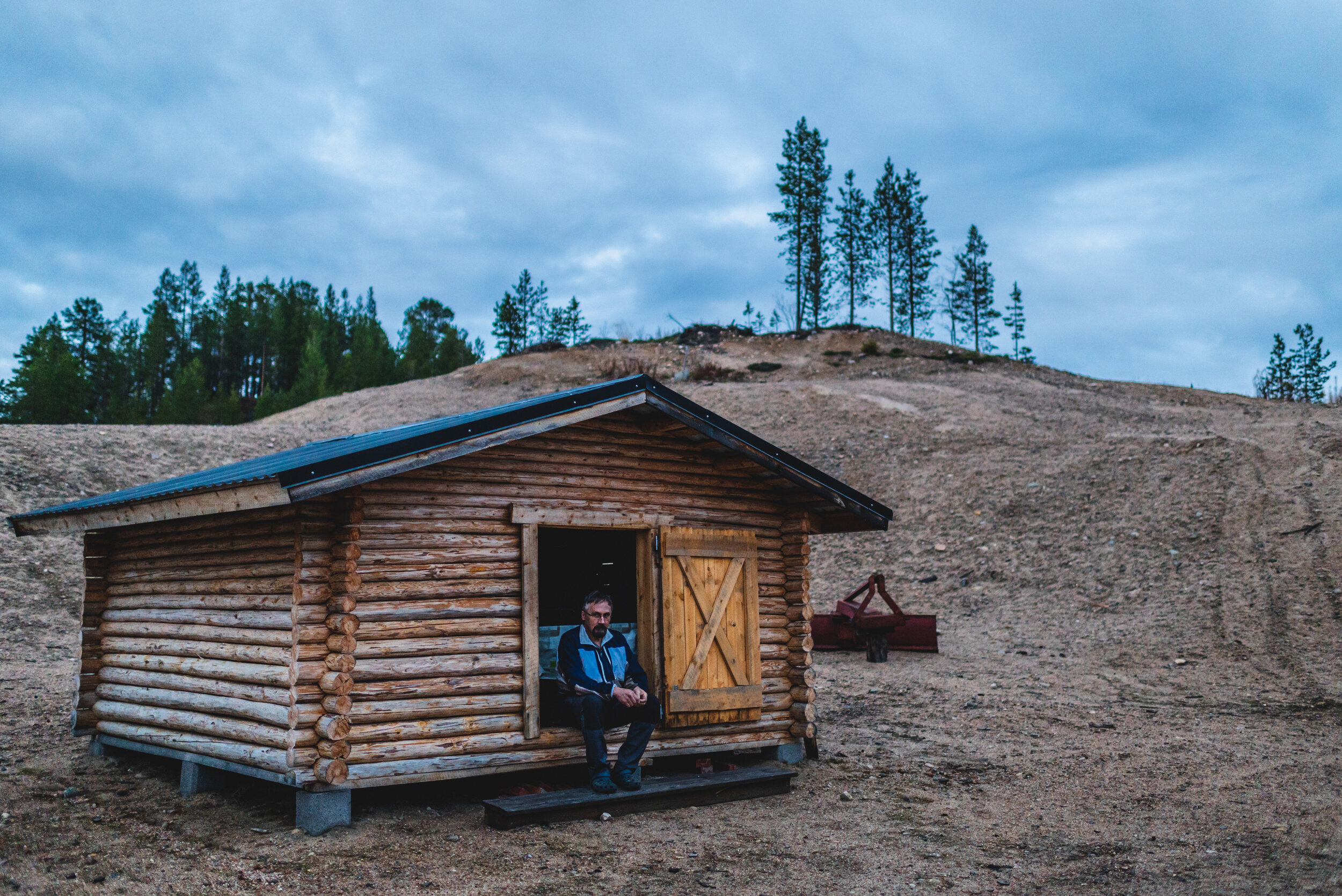 Enontekiö, 2020. Lasse Tapani built a shed in a gravel pit situated right next to his home.