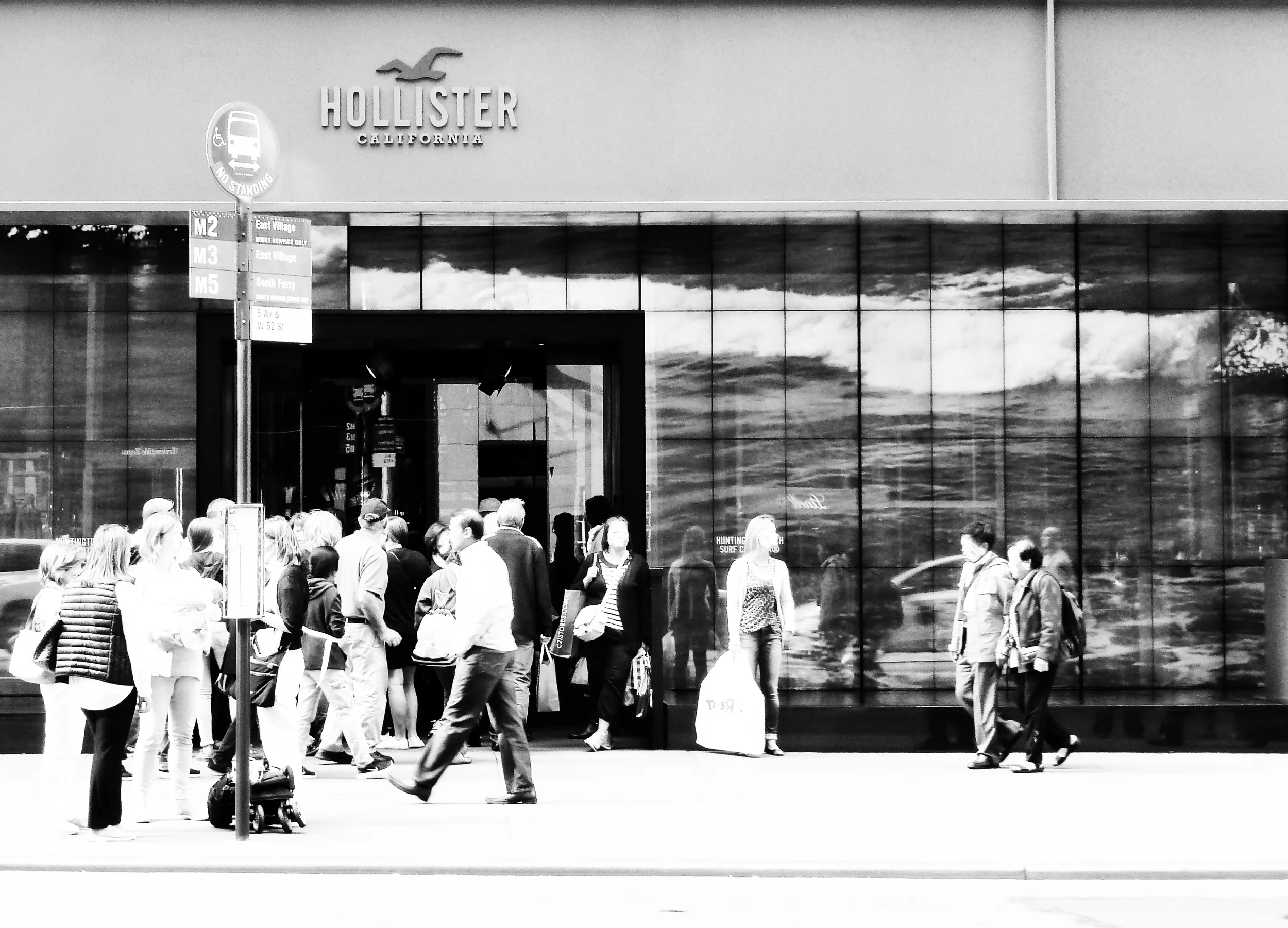 94. Digital storefront_Hollister_P1080474_bwF300.jpg