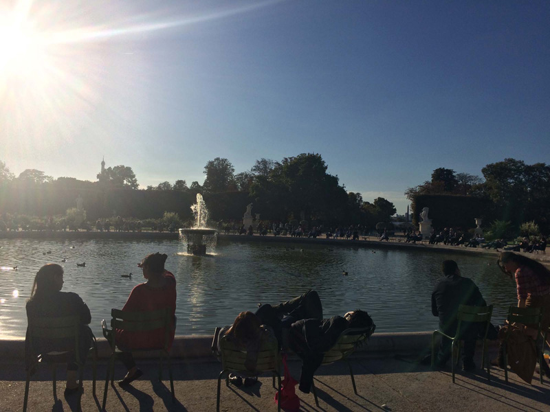 People were just hanging out in Tuleries Garden all day. Picnics, bottles of wine and groups of friends all enjoying the outdoors and each other.