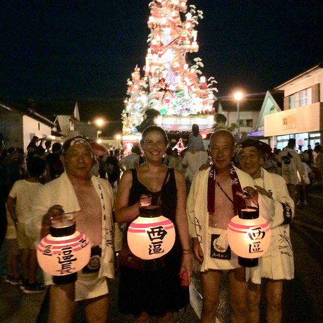 We arrived into an incredible festival/parade in #Hamasaki to pray for a good harvest and year. Everyone was so welcoming and we were thrilled with the preservation and honor the locals have for their culture. See more on our website(link in bio)
@ju