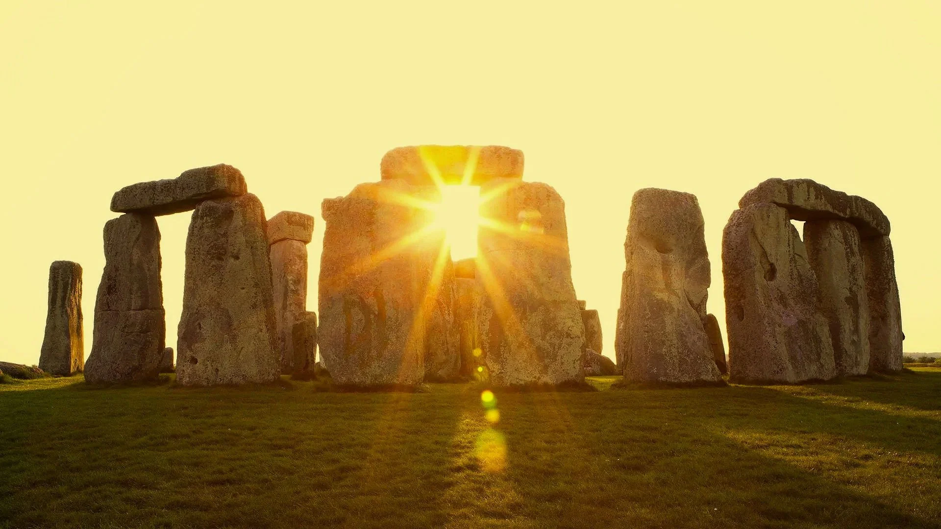 Stonehenge summer solstice.jpg