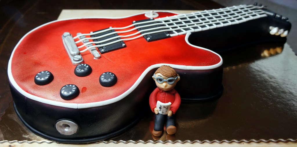 Tuck into some Song Bar 1st Birthday cake ...